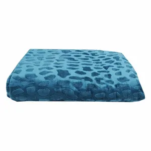 پتو مسافرتی مدل مخمل سایز 160x200 سانتی متر پتو مسافرتی مدل مخمل سایز 160x200 سانتی متر - خانه و آشپزخانه